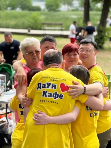 Хуманитарна трка „За кафицу у Даун кафићу“ 4 Хуманитарна трка „За кафицу у Даун кафићу“